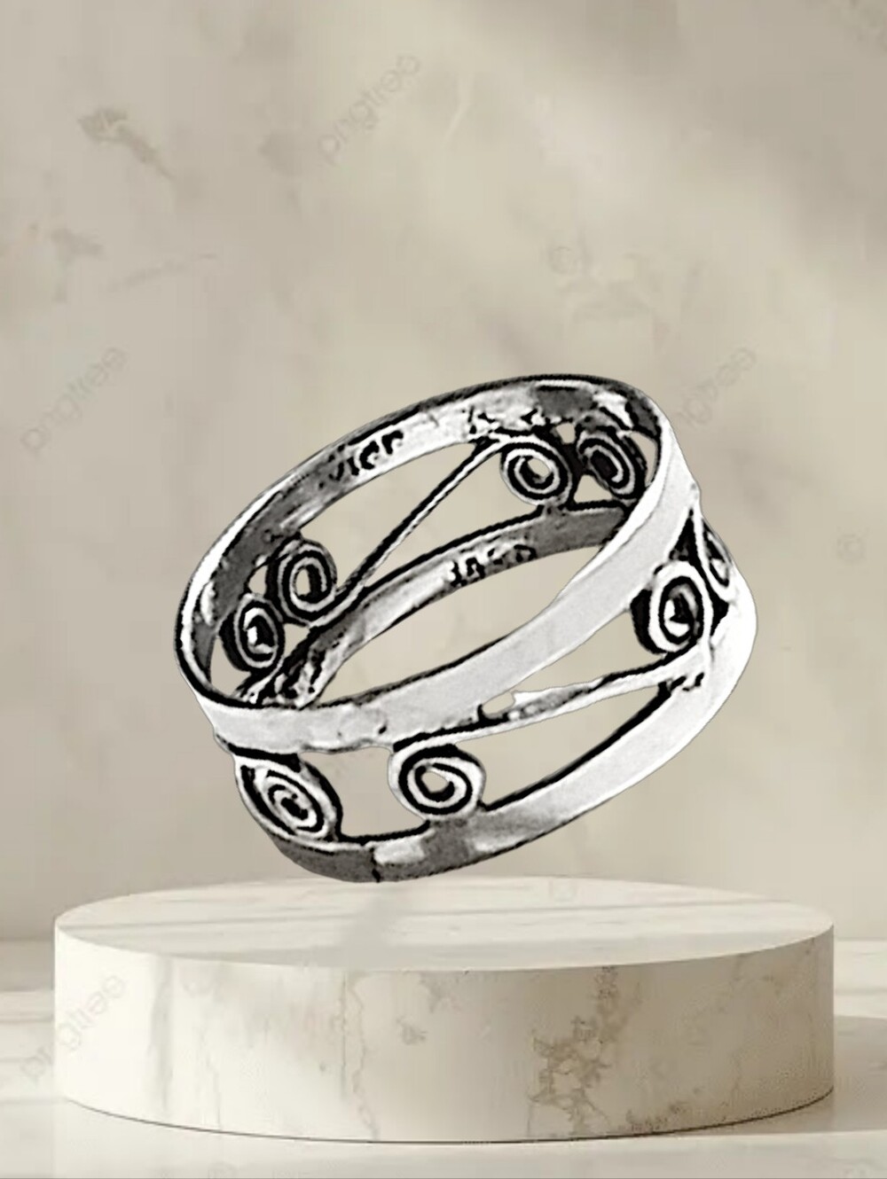 Sterling Silver Ring with Swirl Design Size 6